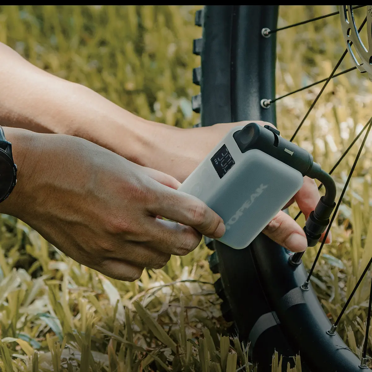 Topeak E-BOOSTER® DIGITAL